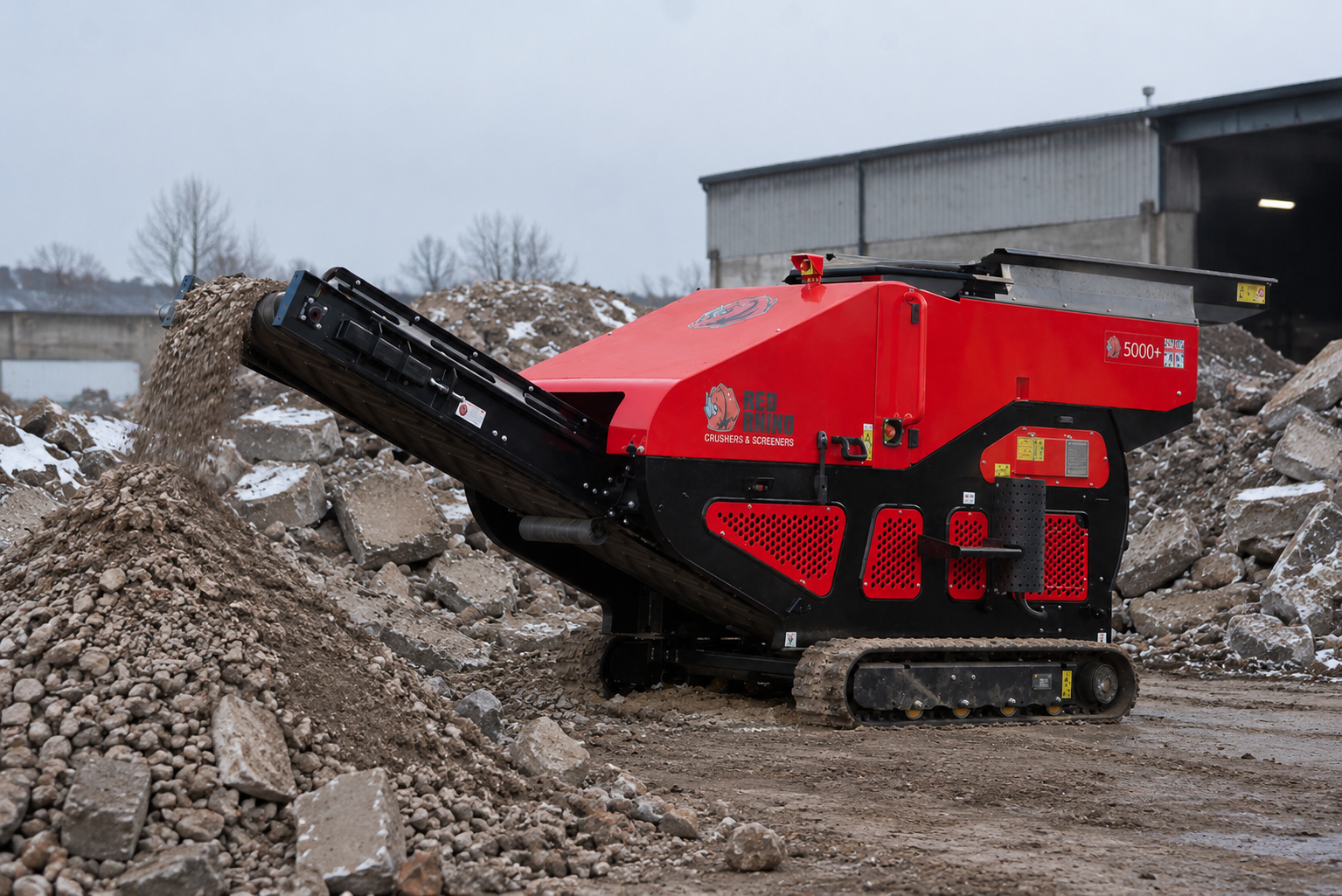 Concasseur Red Rhino sur chantier enneigé